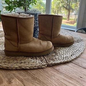 Size 5 UGG boots